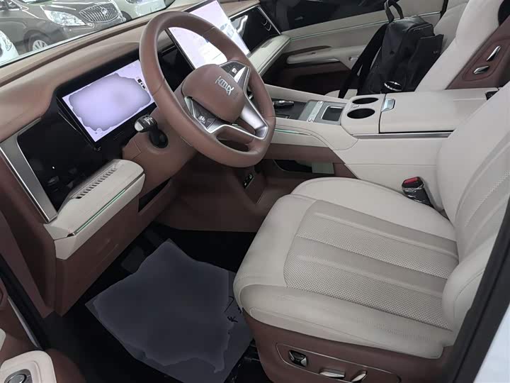 Фото 15 - BYD Xia