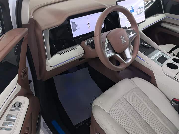 Фото 16 - BYD Xia