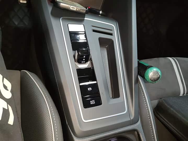 Фото 14 - Volkswagen Golf