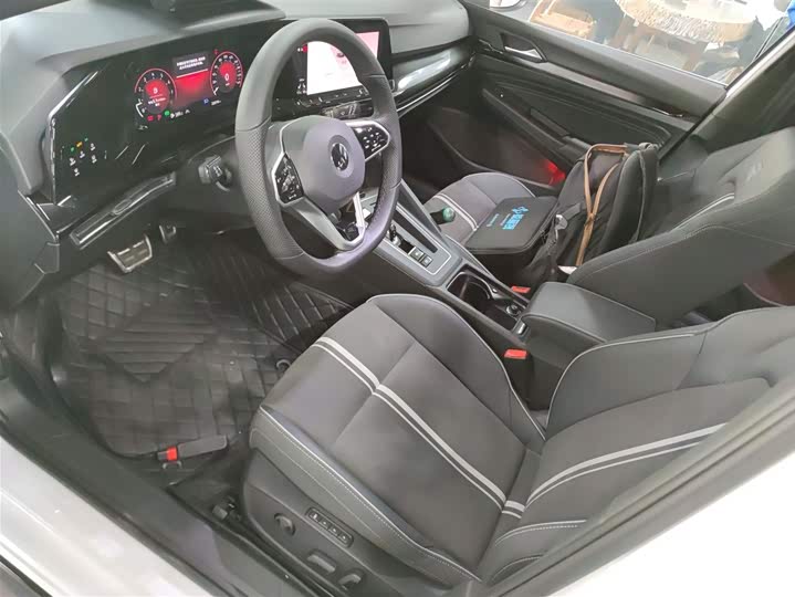 Фото 15 - Volkswagen Golf