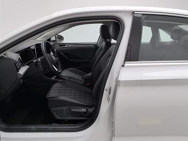 Фото 10 - Volkswagen Sagitar L