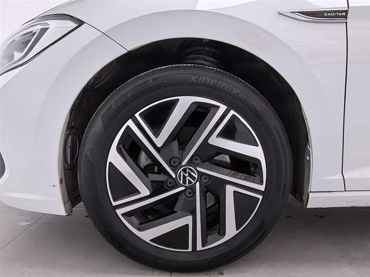 Фото 17 - Volkswagen Sagitar L