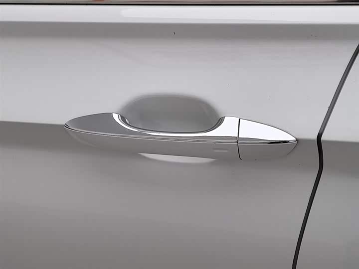 Фото 18 - Volkswagen Sagitar L