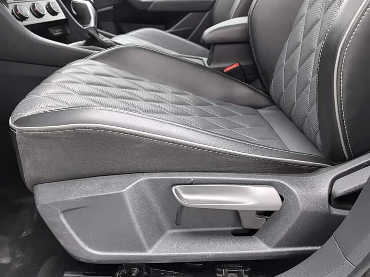 Фото 20 - Volkswagen Sagitar L