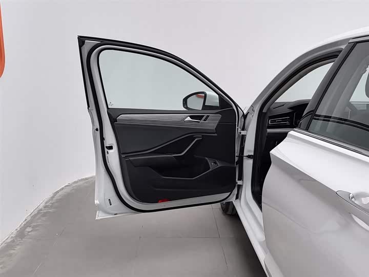 Фото 8 - Volkswagen Sagitar L