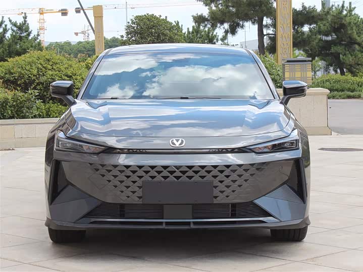 Фото 3 - Changan UNI-V Hybrid