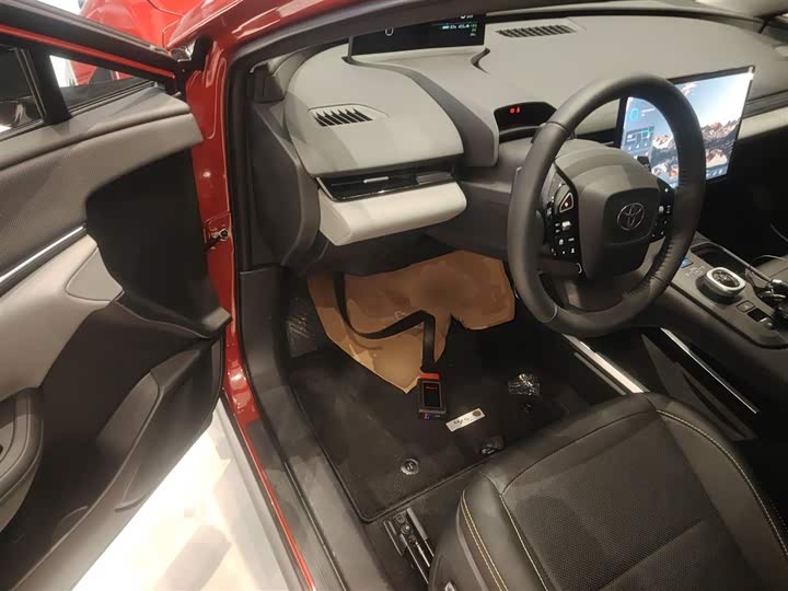 Фото 12 - Toyota bZ5