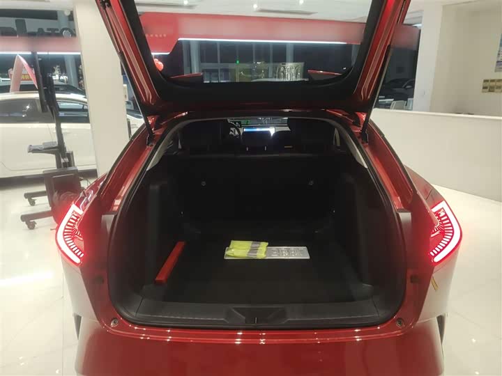 Фото 8 - Toyota bZ5