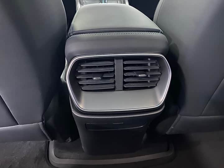 Фото 21 - BYD Sea Lion 07 EV