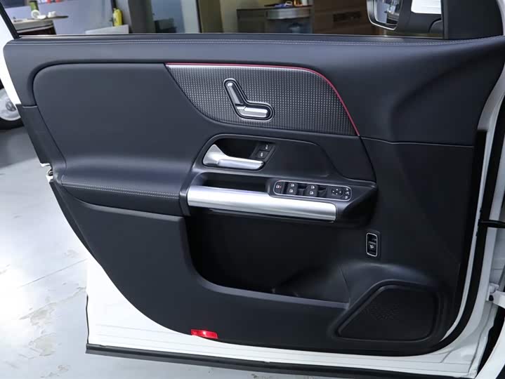 Фото 11 - Mercedes-Benz GLA-Class