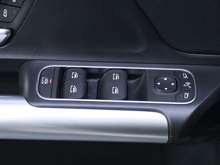 Фото 12 - Mercedes-Benz GLA-Class