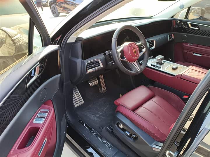 Фото 16 - Hongqi E-HS9