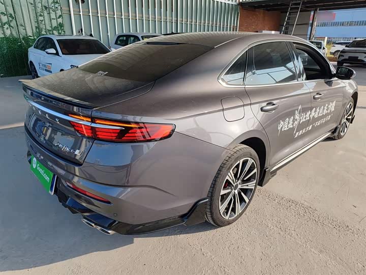 Фото 7 - Geely Preface