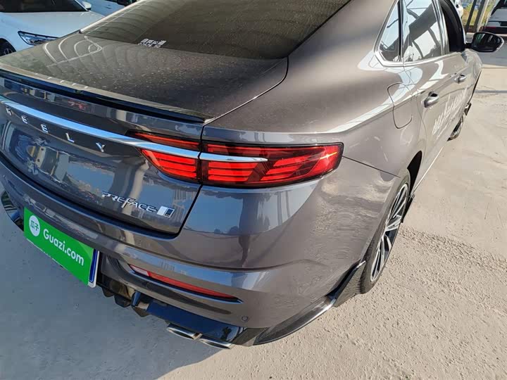 Фото 8 - Geely Preface