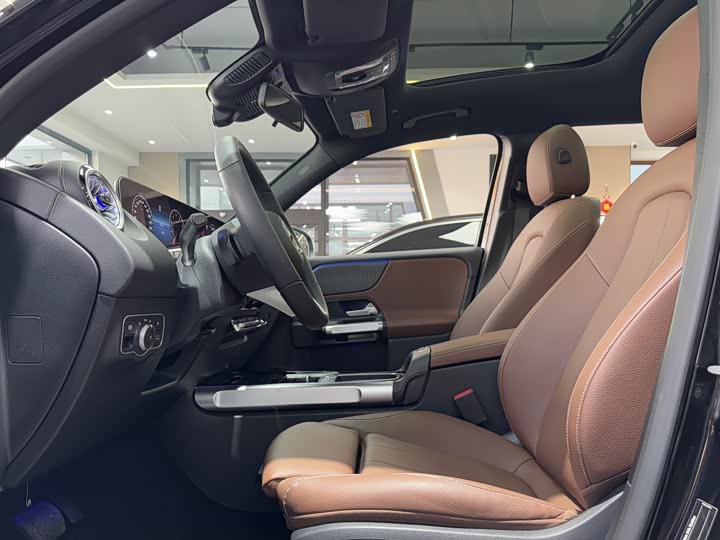 Фото 7 - Mercedes-Benz GLB-Class