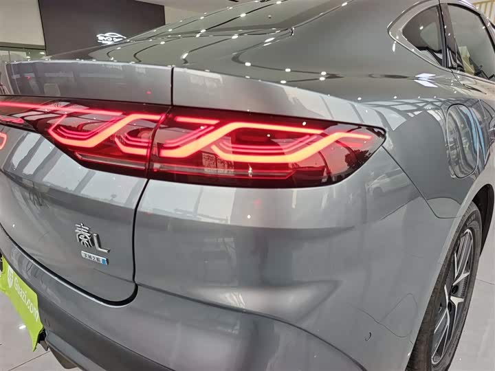 Фото 8 - BYD Qin L