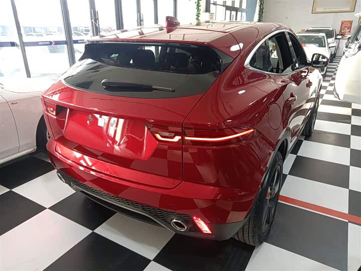 Фото 7 - Jaguar E-Pace
