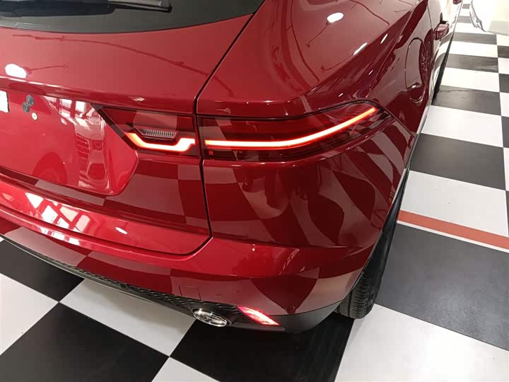 Фото 8 - Jaguar E-Pace