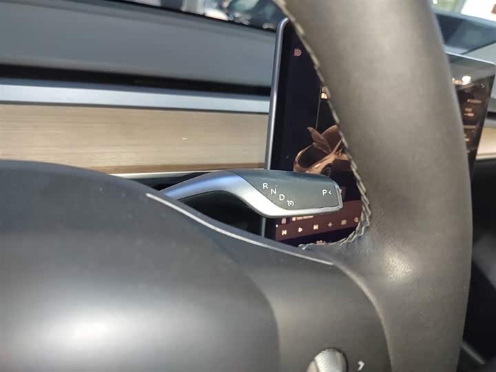 Фото 14 - Tesla Model Y