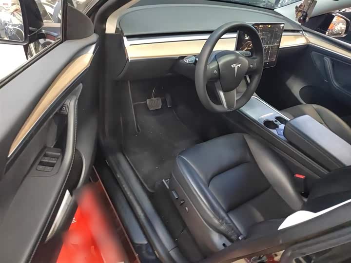 Фото 16 - Tesla Model Y