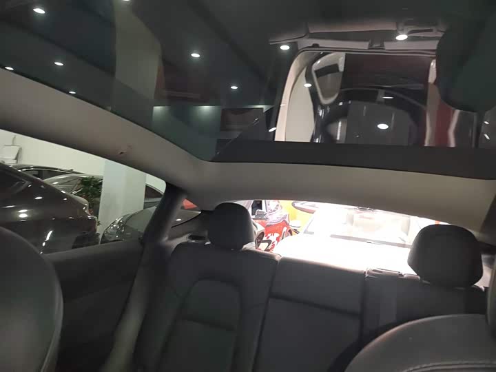 Фото 18 - Tesla Model Y