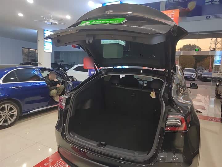 Фото 19 - Tesla Model Y