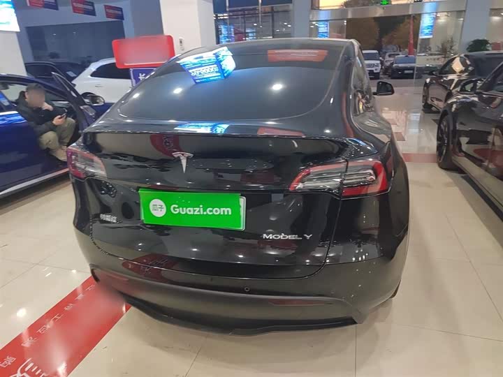 Фото 6 - Tesla Model Y