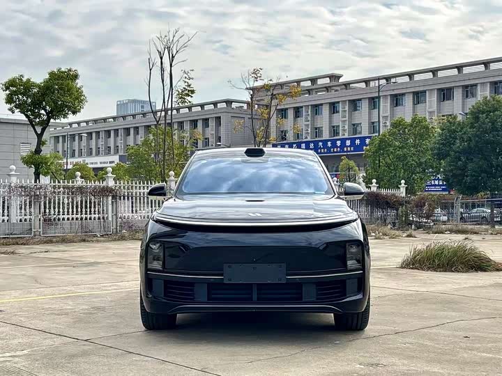 Фото 2 - LiXiang L9