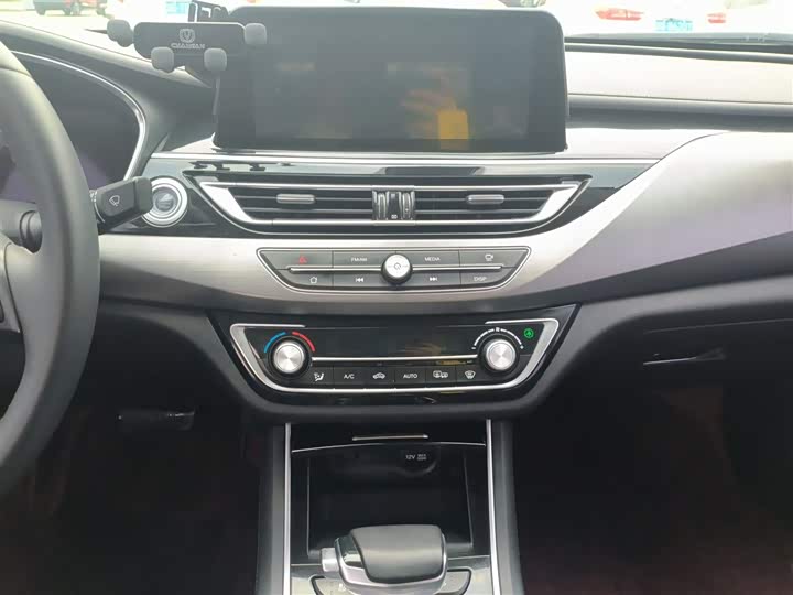 Фото 13 - Changan Raeton CC