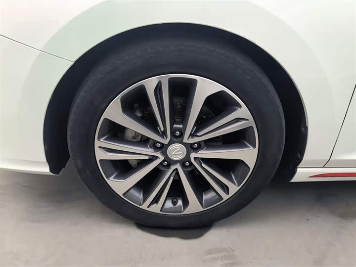 Фото 23 - Changan Raeton CC