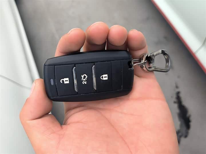 Фото 9 - Changan Raeton CC