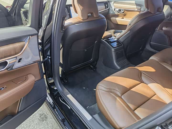 Фото 10 - Volvo S90 Hybrid