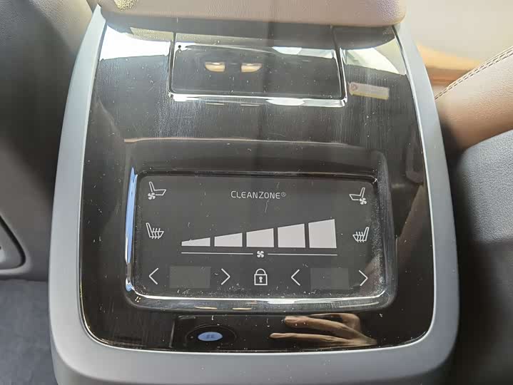 Фото 12 - Volvo S90 Hybrid