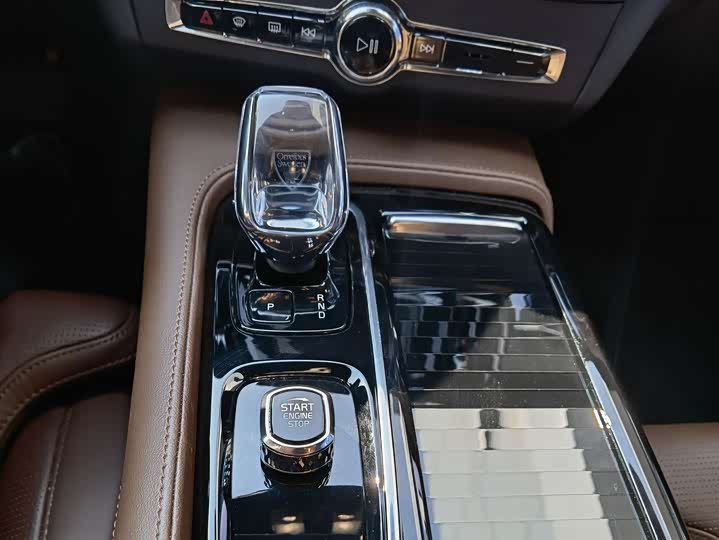 Фото 16 - Volvo S90 Hybrid