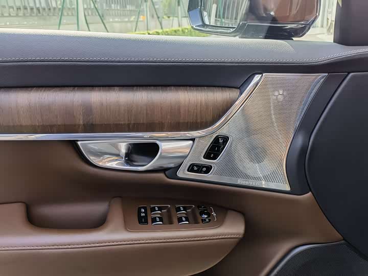 Фото 8 - Volvo S90 Hybrid