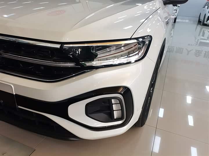 Фото 24 - Volkswagen T-Roc