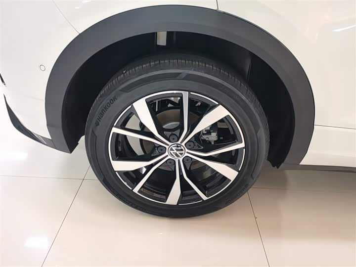 Фото 26 - Volkswagen T-Roc