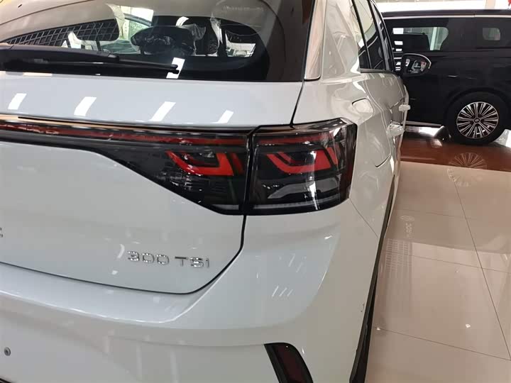 Фото 8 - Volkswagen T-Roc