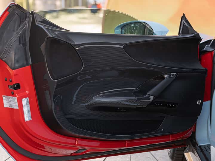 Фото 16 - Ferrari SF90