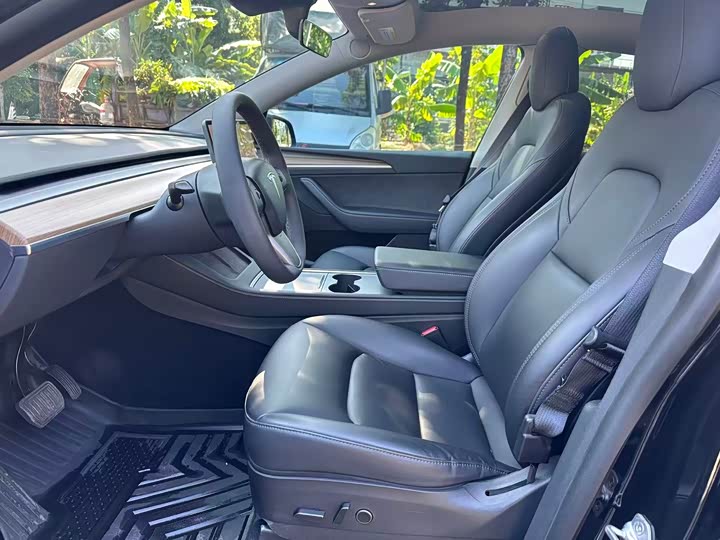 Фото 4 - Tesla Model Y