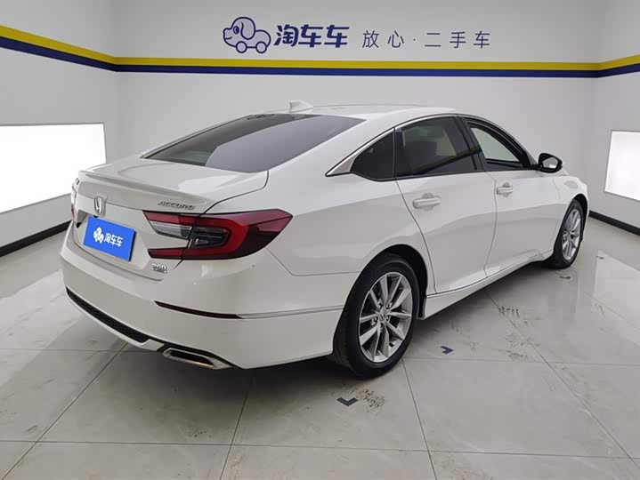 Фото 3 - Honda Accord