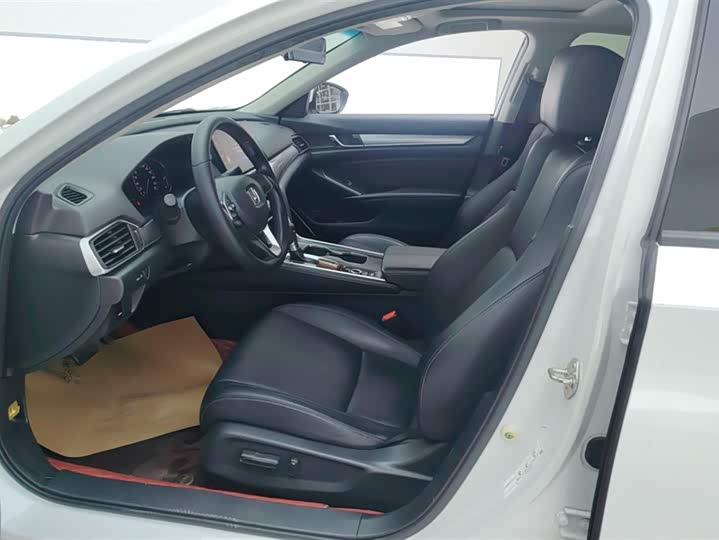 Фото 9 - Honda Accord