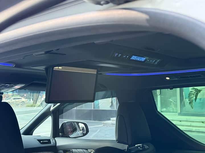 Фото 21 - Toyota Vellfire