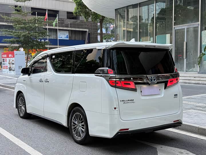 Фото 24 - Toyota Vellfire