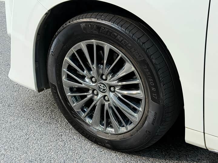 Фото 5 - Toyota Vellfire