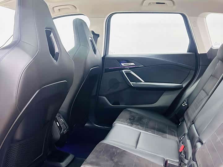 Фото 10 - BMW X1