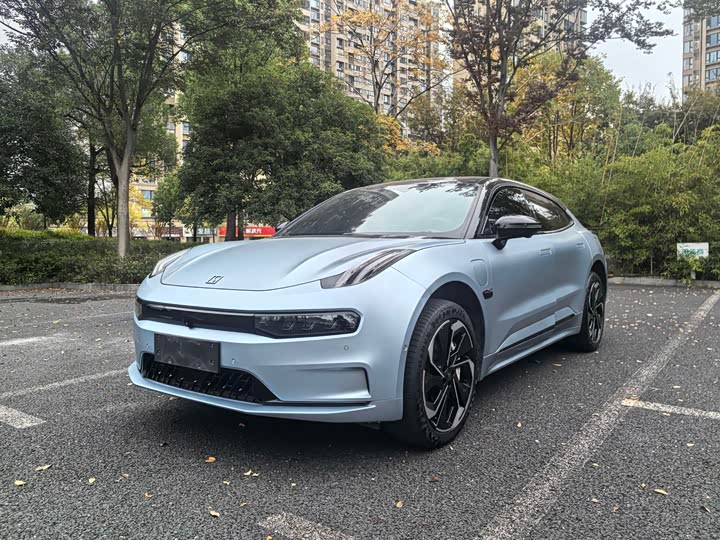 Фото 1 - Zeekr 001