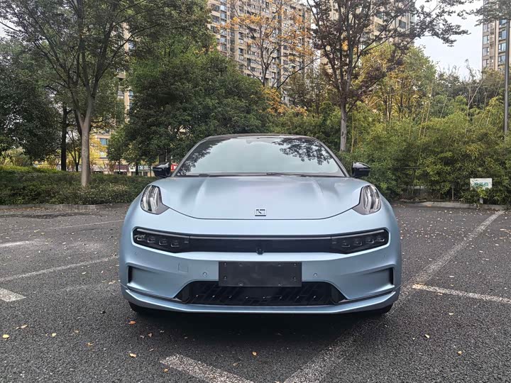 Фото 2 - Zeekr 001