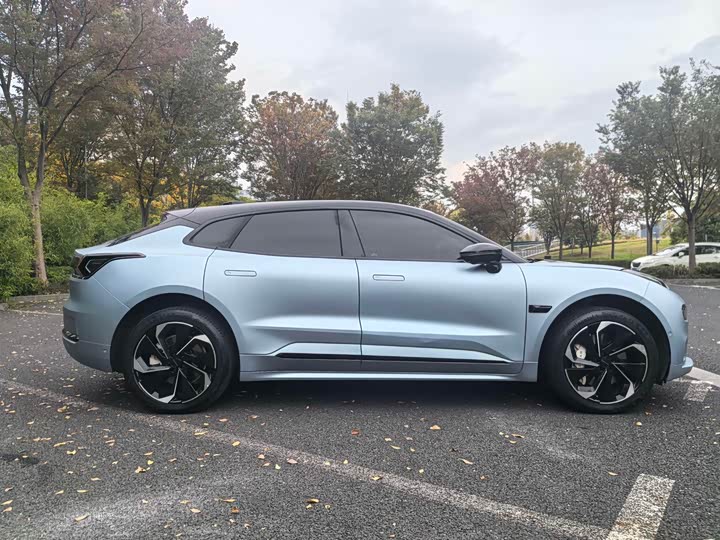 Фото 4 - Zeekr 001