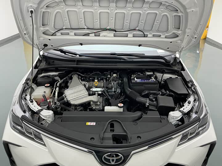 Фото 10 - Toyota Corolla